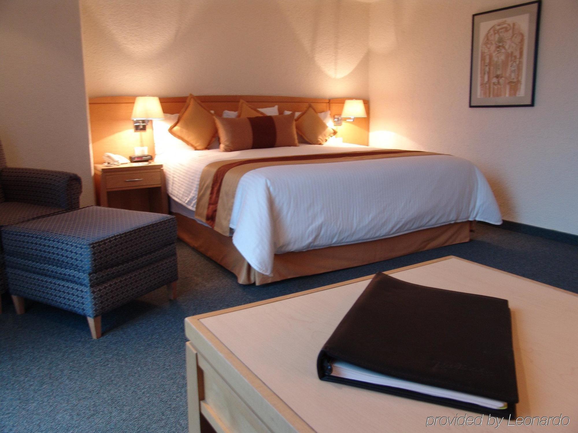 Radisson Paraiso Hotel Mexiko-Stadt Zimmer foto A room at the hotel