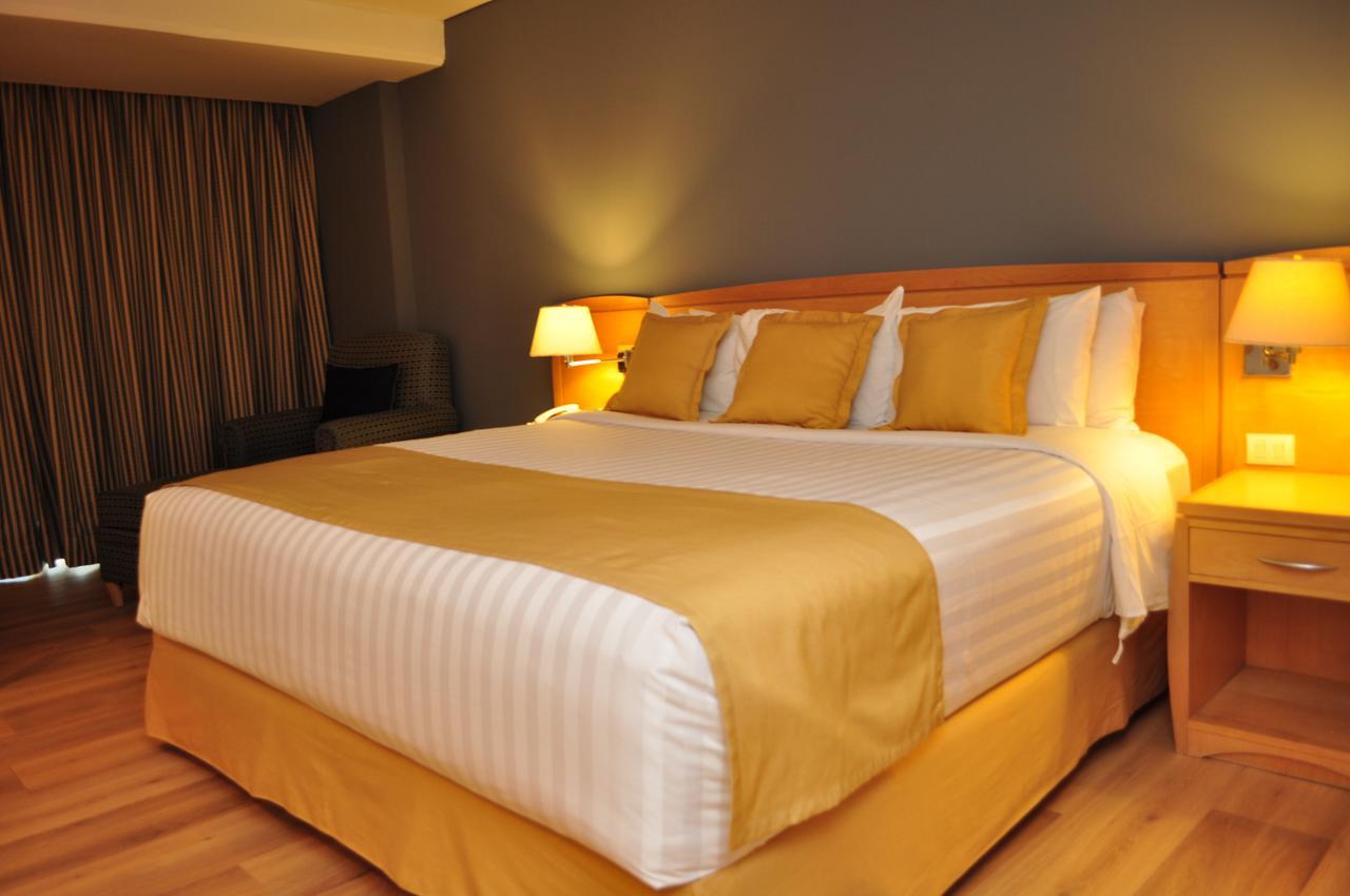 Radisson Paraiso Hotel Mexiko-Stadt Exterior foto A bed