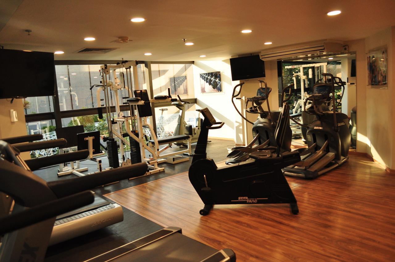 Radisson Paraiso Hotel Mexiko-Stadt Exterior foto The gym at the hotel