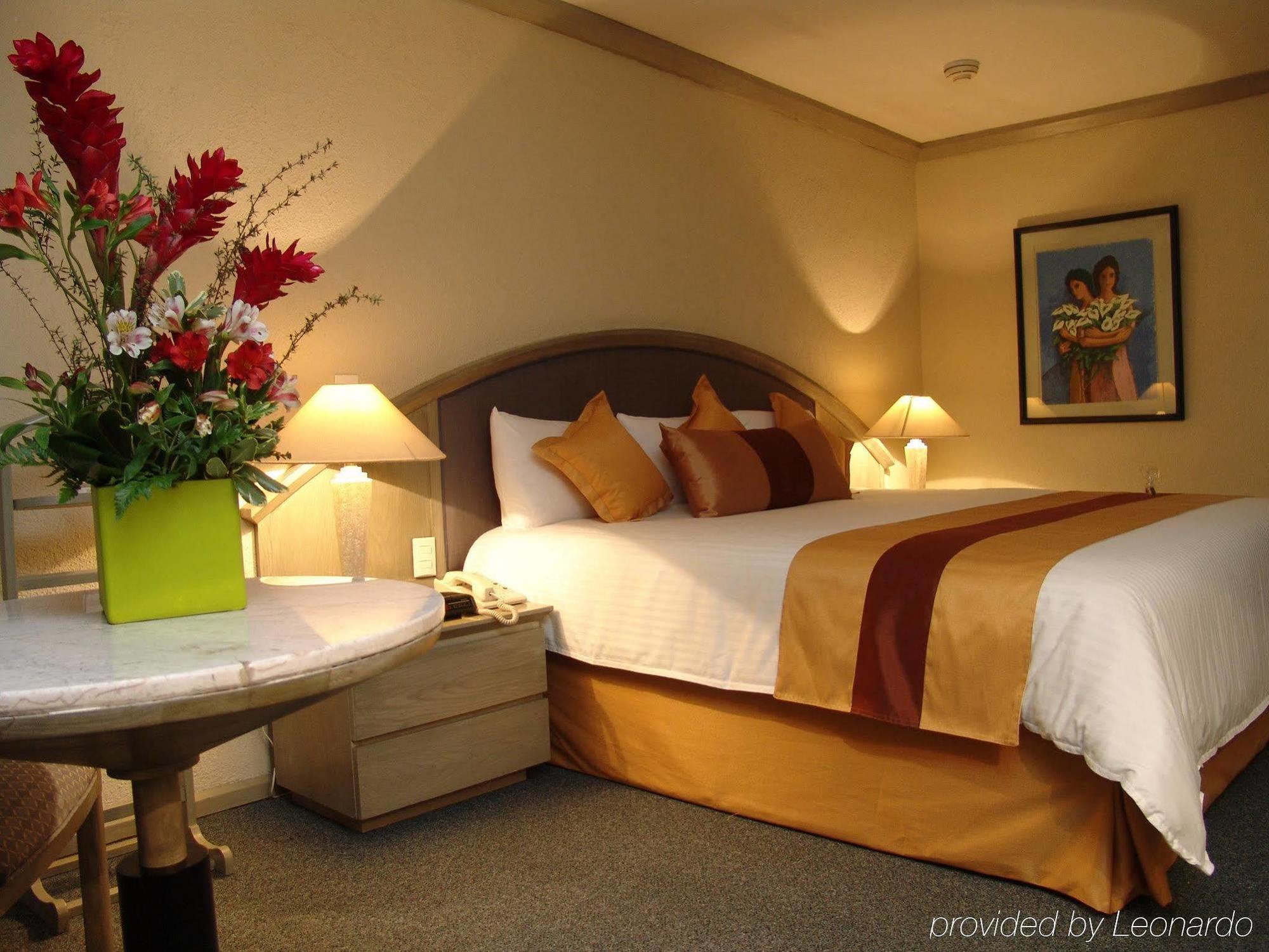 Radisson Paraiso Hotel Mexiko-Stadt Zimmer foto A bedroom at the hotel